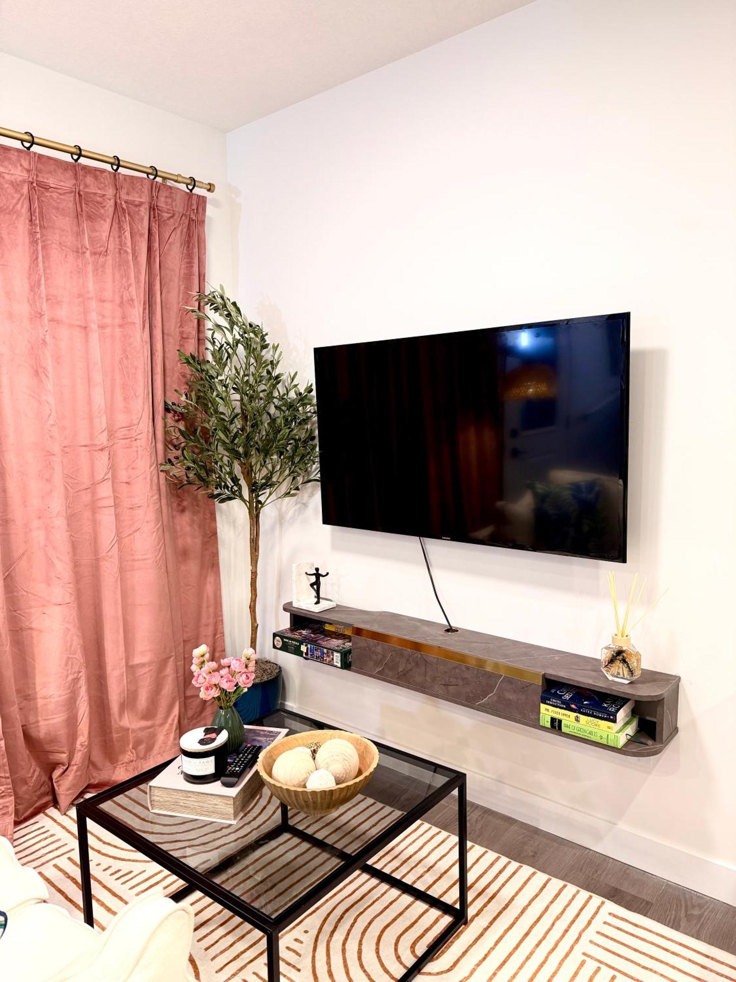 2bed Luxury Downtown Apartment