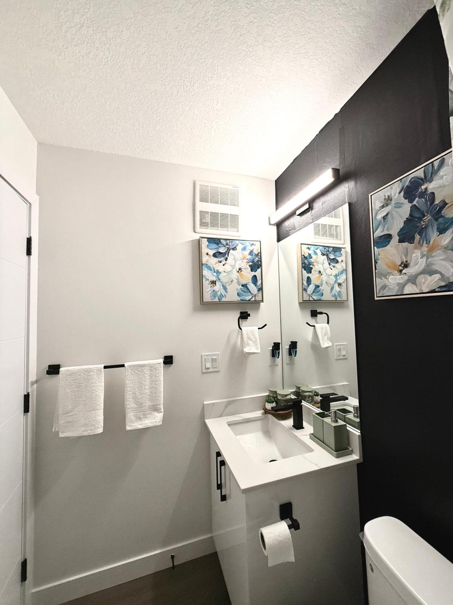 2bed Luxury Downtown Apartment *